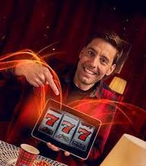 Antar muka kasino langsung dengan meja rolet dan blackjack